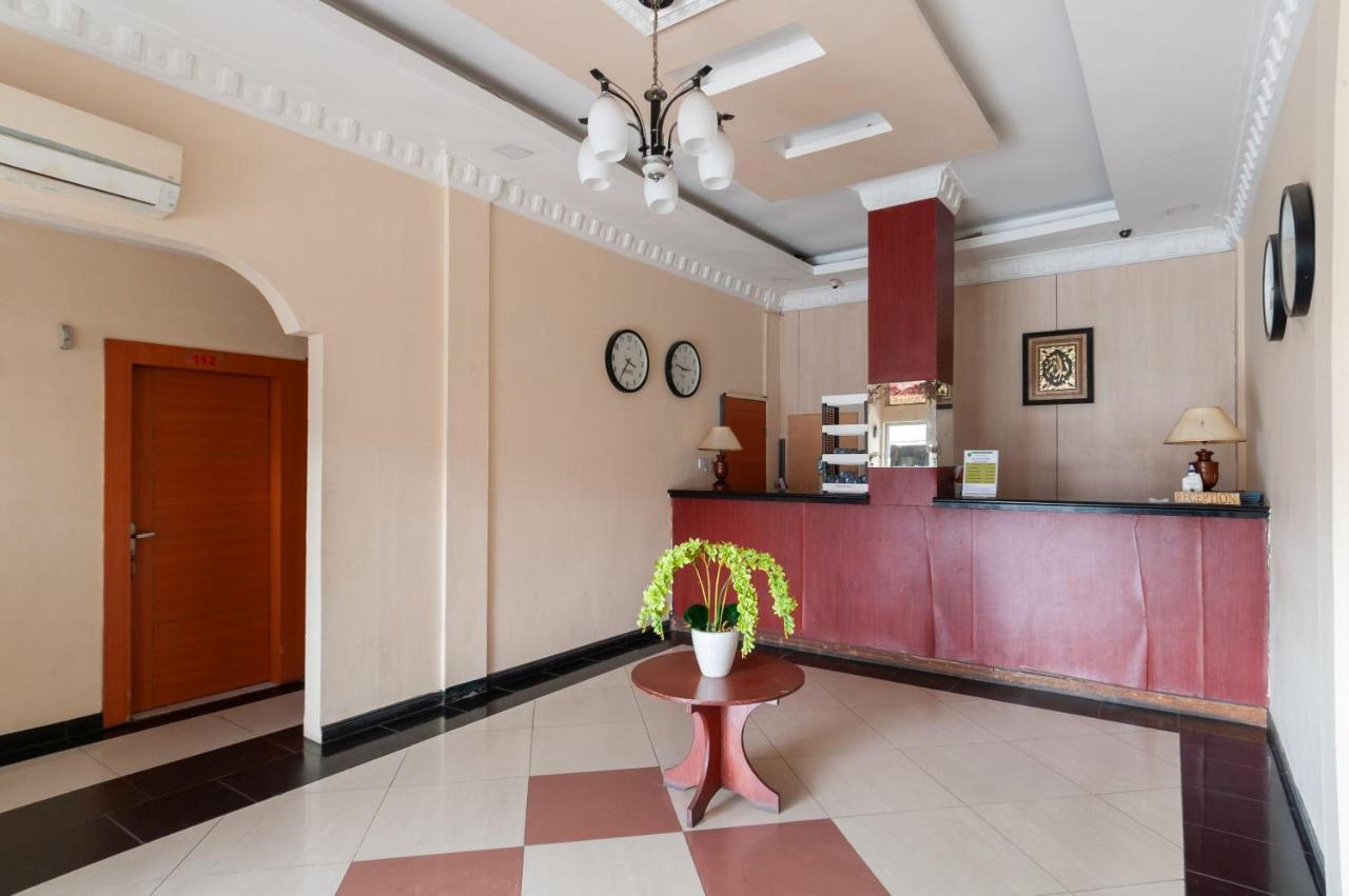 Urbanview Hotel Syariah Residence Medan By Reddoorz Exteriör bild