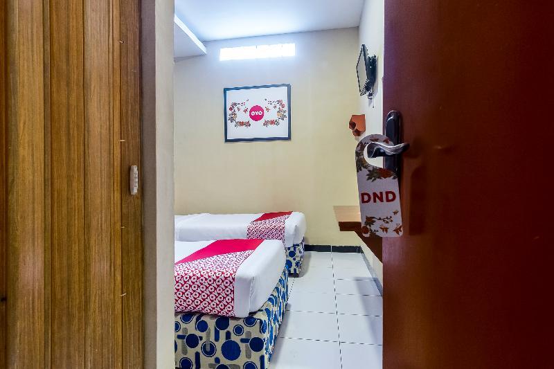 Urbanview Hotel Syariah Residence Medan By Reddoorz Exteriör bild